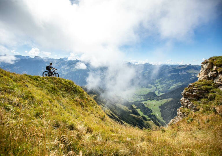 Mountainbiken im Bereich Diedamskopf (c) Jens Scheibe - Bregenzerwald Tourismus